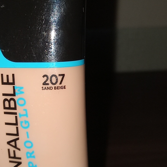 L’Oréal Paris infallible pro-glow 24 hour wear - Picture 3 of 3